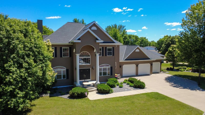 504 Northwood Dr, Redwood Falls, MN 56283