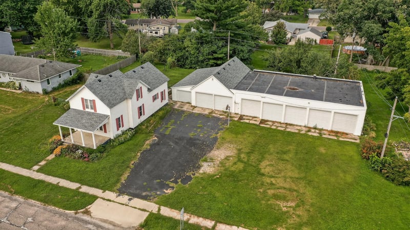 305 Mill St N, Brownsdale, MN 55918