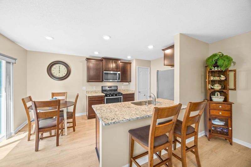 1042 White Tail Ln, Montrose, MN 55363