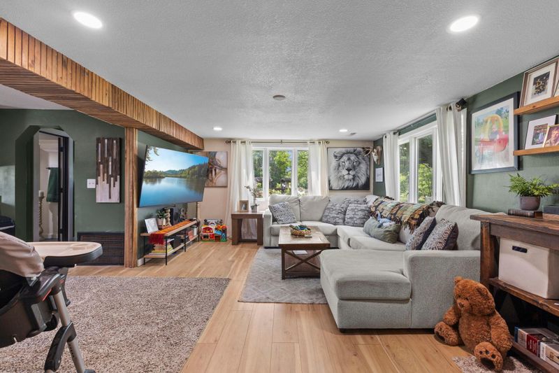 17300 Interlachen Dr NE, Ham Lake, MN 55304