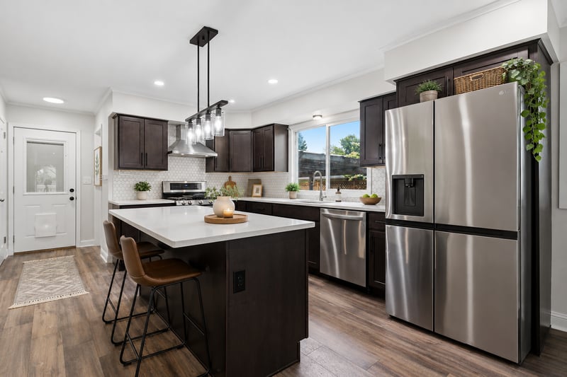952 Logan Ln, South Saint Paul, MN 55075