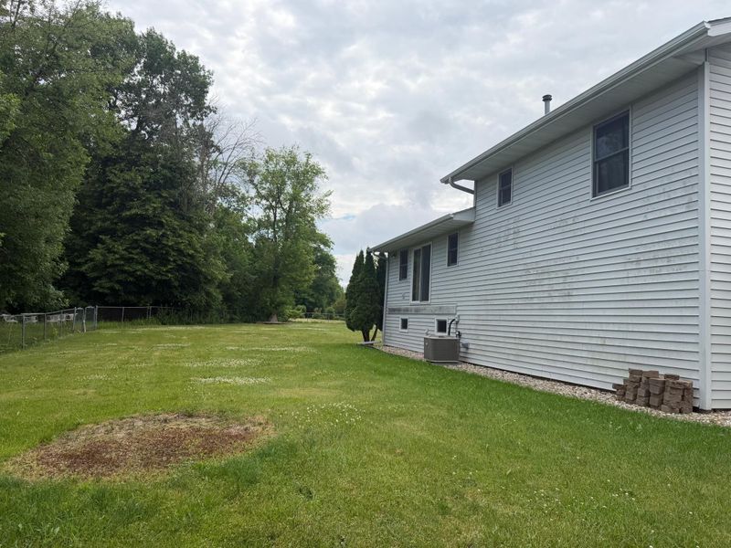 12140 Lake Ln, Lindstrom, MN 55045