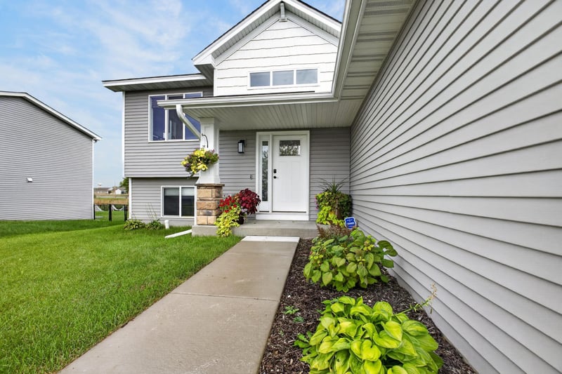 25695 Euclid Ave, Wyoming, MN 55092