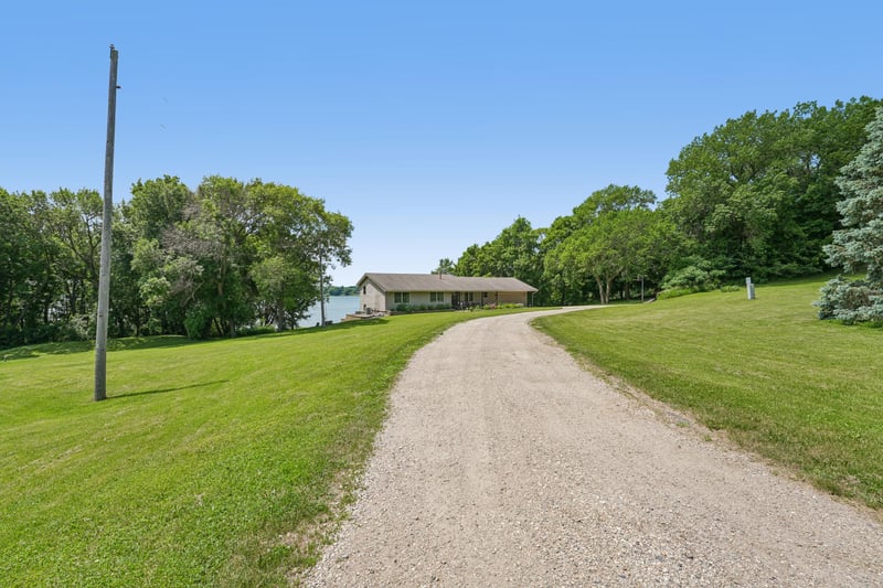 17162 Hunt Lake Trl, Kilkenny, MN 56052