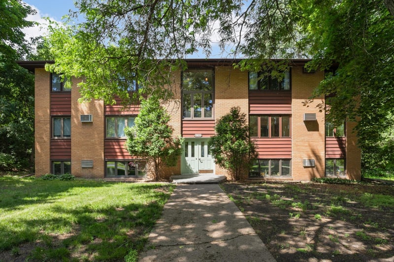 2301 Unity Ave N, Golden Valley, MN 55422