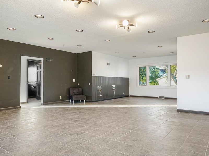 325 2nd St Se, Perham, MN 56573