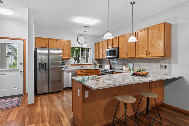 2872 Long Lake Dr, Stillwater, MN 55082
