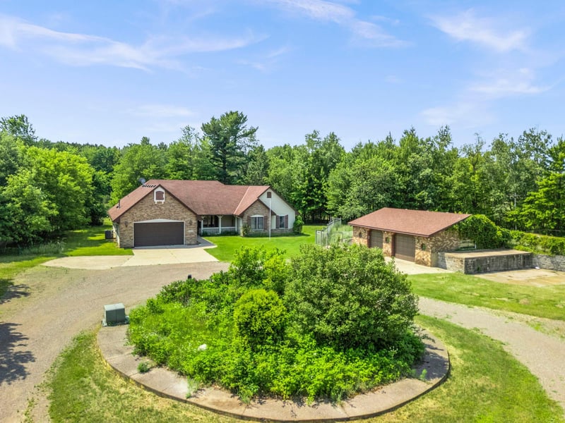 33480 Hemingway Ave, Stacy, MN 55079