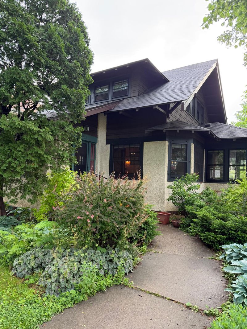 4053 Garfield Ave, Minneapolis, MN 55409