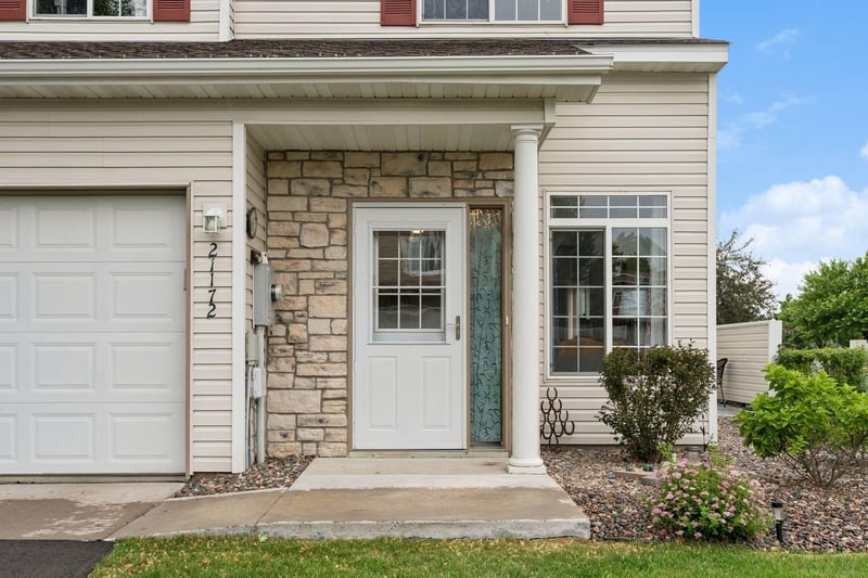 21172 S Morgan Dr, Forest Lake, MN 55025