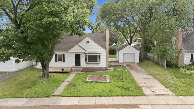 6114 Dupont Ave N, Brooklyn Center, MN 55430
