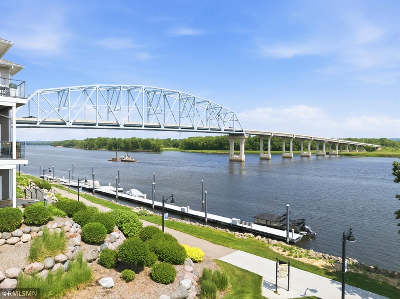 225 Lawrence Blvd W #402, Wabasha, MN 55981