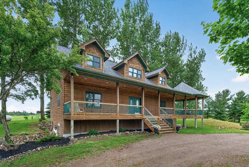 39645 Palm St NW, Stanchfield, MN 55080