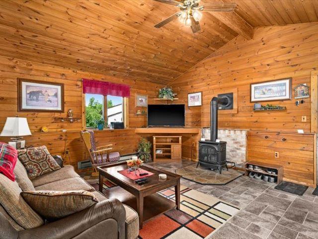 3616 Lavaque Rd, Hermantown, MN 55811