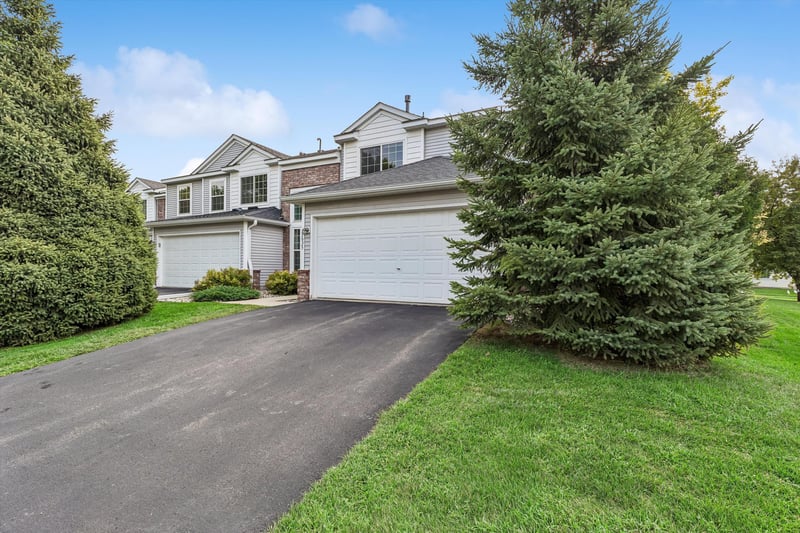 7635 Arboretum Village Ct, Chanhassen, MN 55317