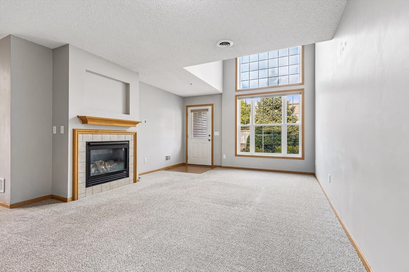 7635 Arboretum Village Ct, Chanhassen, MN 55317