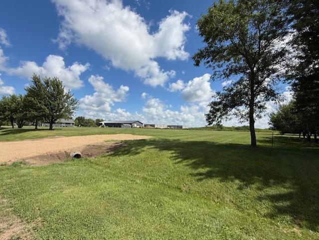 2925 Matthew Dr, Windom, MN 56101