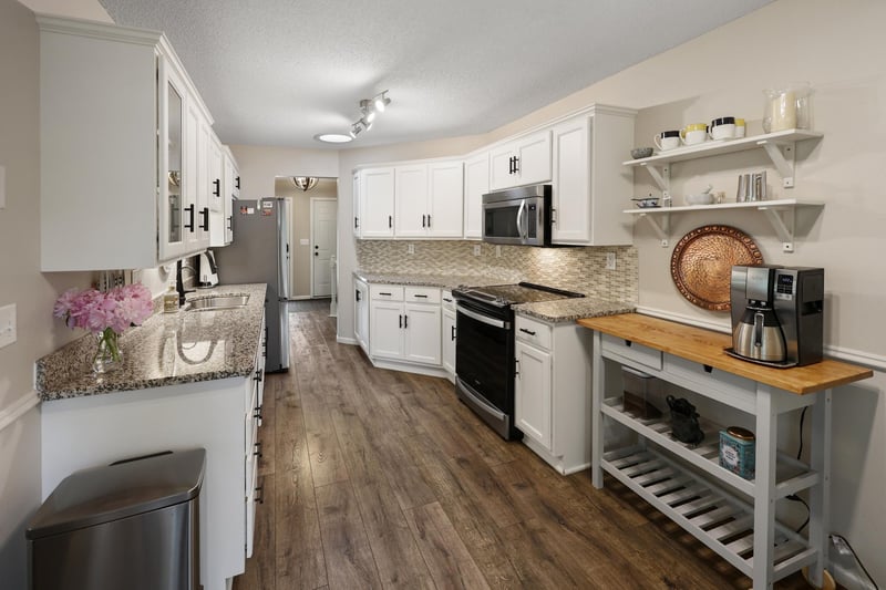 2543 Colony Cir, Saint Cloud, MN 56303
