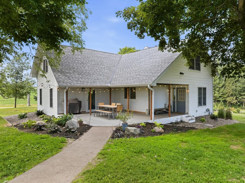 11055 317th St, Cannon Falls, MN 55009