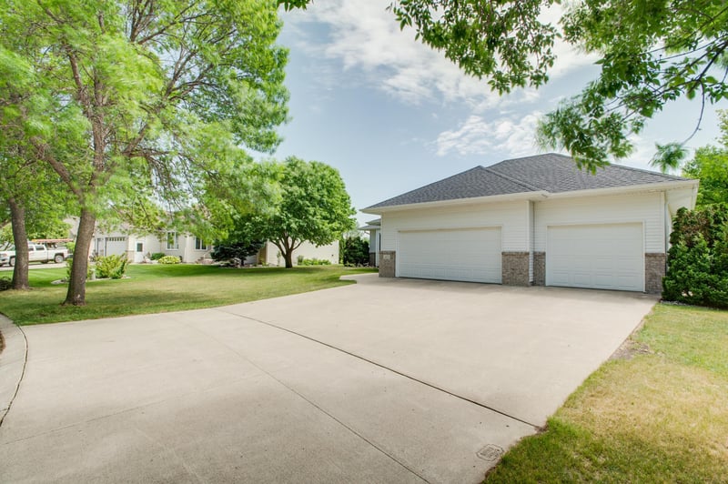 463 42nd Ave S, Moorhead, MN 56560