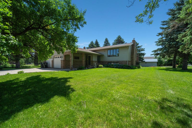 1111 1st St NE, Elbow Lake, MN 56531