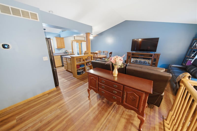 604 13th Ave NW, Kasson, MN 55944