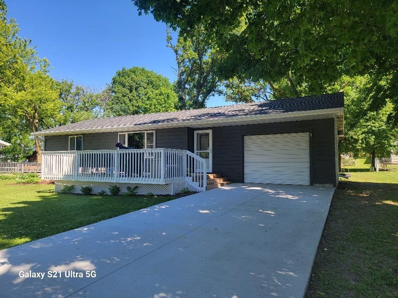 550 7th St W, Browerville, MN 56438