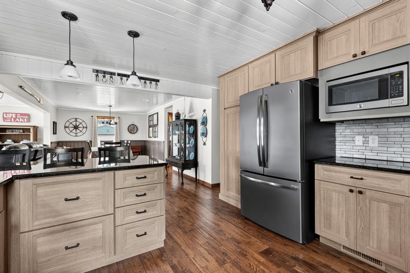 10446 Shady Ln, East Gull Lake, MN 56401