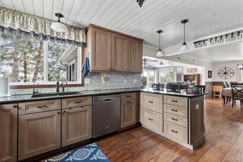 10446 Shady Ln, East Gull Lake, MN 56401