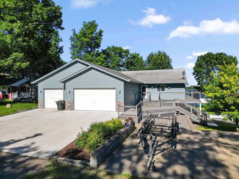 44080 Maple Ln, Harris, MN 55032