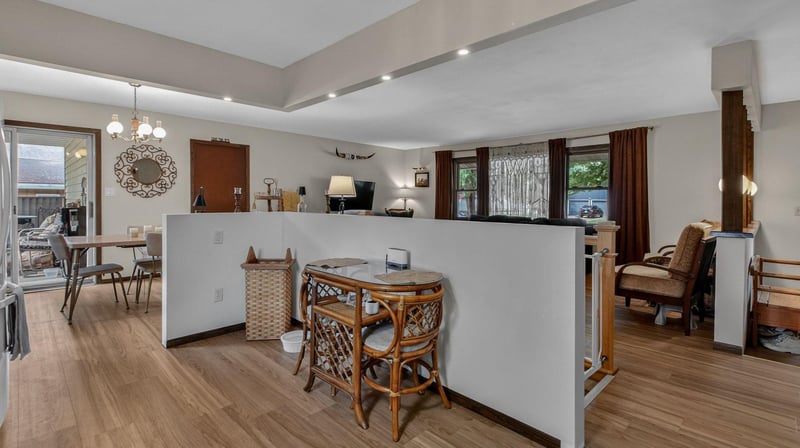 1204 River Heights Rd SW, Menomonie, WI 54751
