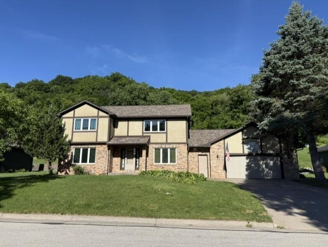 217 Oak Leaf Dr, Winona, MN 55987