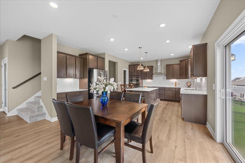819 Spancil Hill Vw, Woodbury, MN 55129