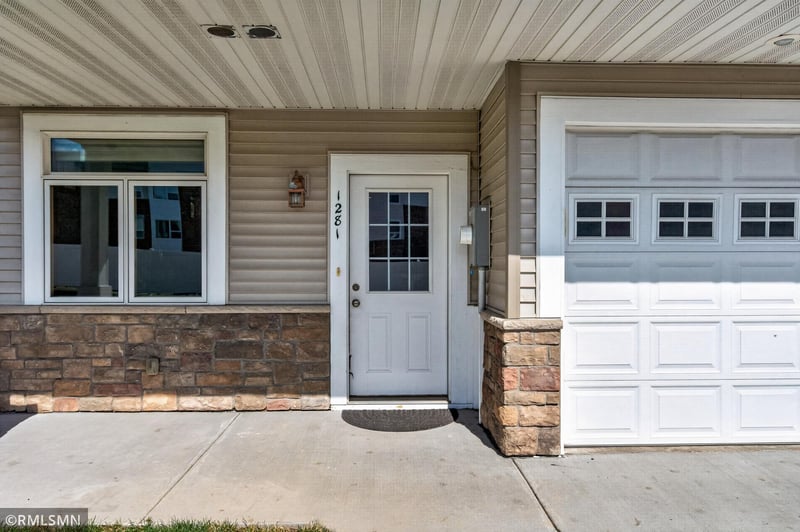 1281 County Road D Cir E, Vadnais Heights, MN 55109