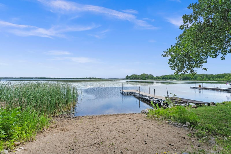 10538 Montgomery Ave NW, Annandale, MN 55302