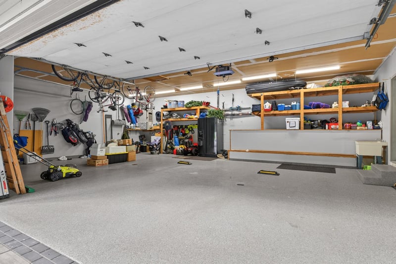 815 Promontory Pl, Eagan, MN 55123
