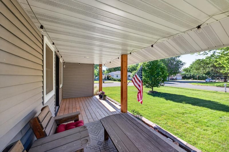 107 2nd St NE, Kasson, MN 55944