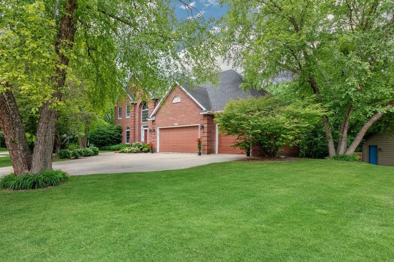 16857 Jackpine Way, Lakeville, MN 55044