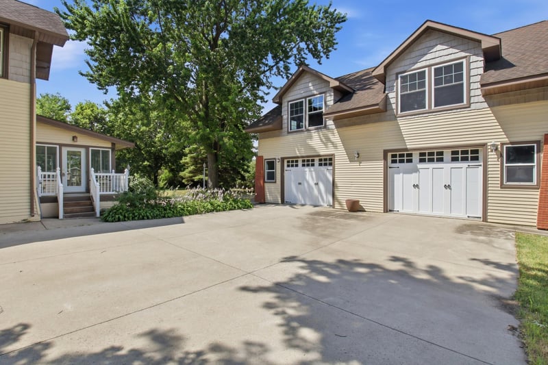 611 N Marshall Ave, Litchfield, MN 55355