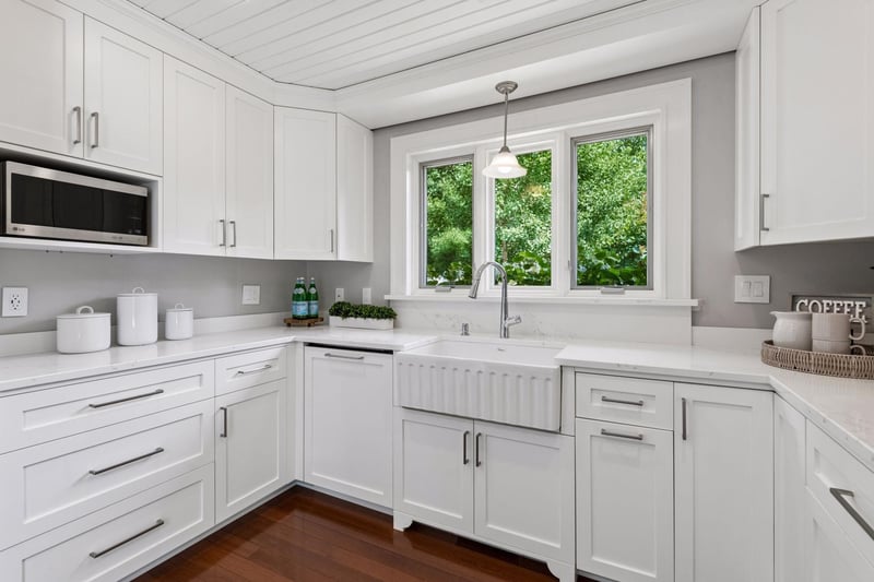 10441 Lee Dr, Eden Prairie, MN 55347