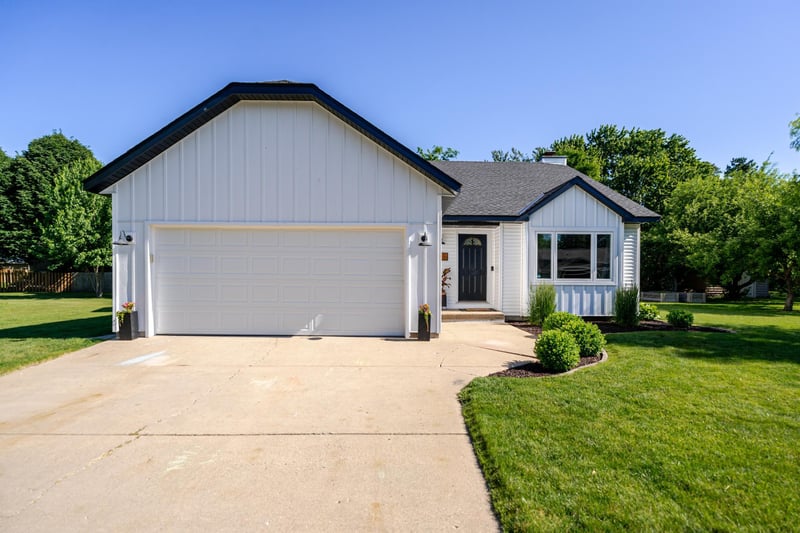205 11th St N, Sartell, MN 56377