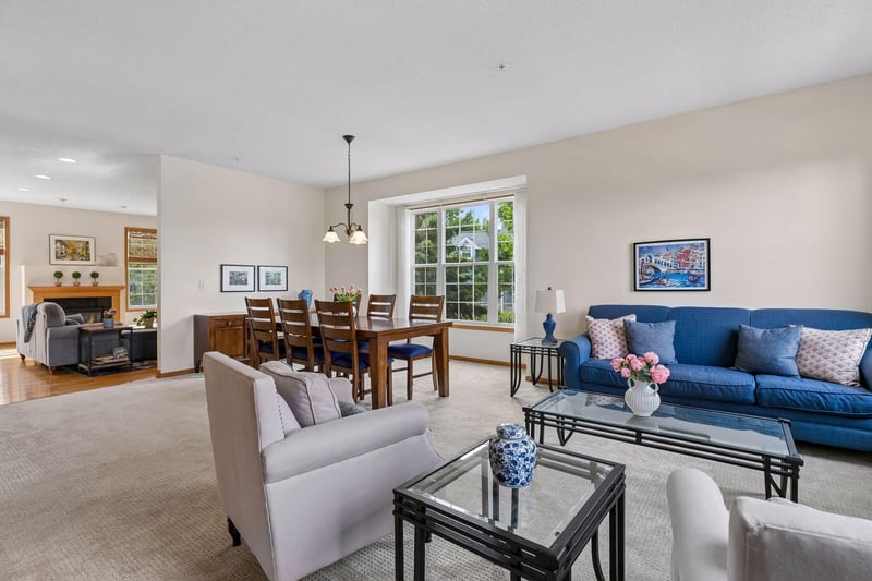 9993 Pincherry Ln, Eden Prairie, MN 55347