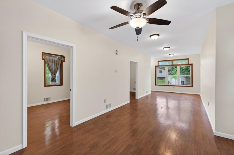 1067 Wilson Ave, Saint Paul, MN 55106