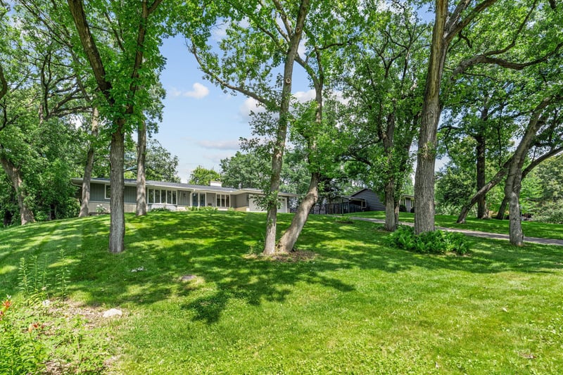 5010 Diane Dr, Minnetonka, MN 55343