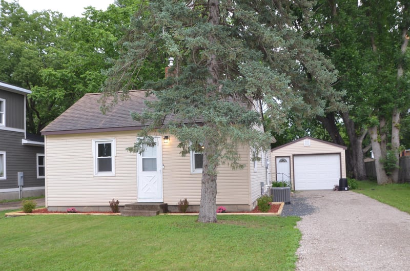 318 N Austin Ave, Litchfield, MN 55355