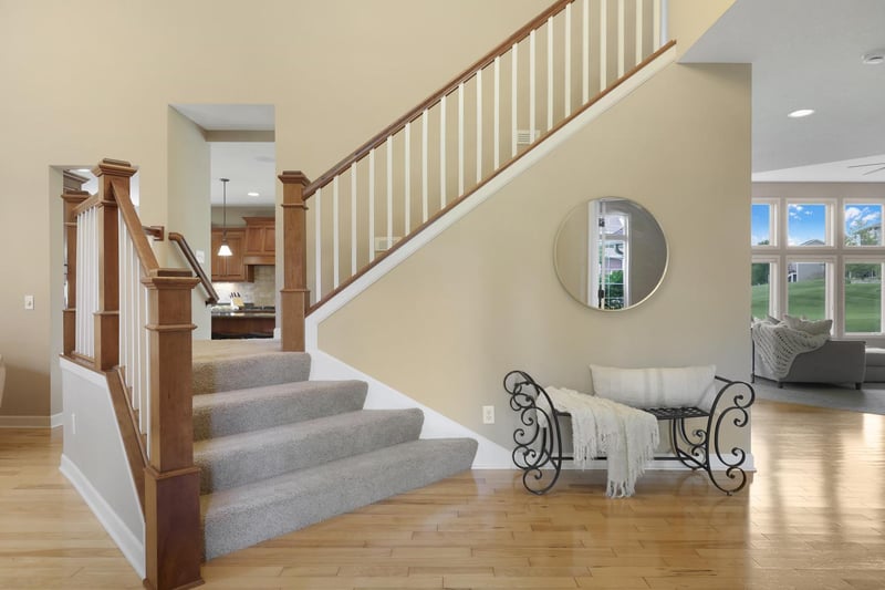 7372 Pine Tree Rd, Lakeville, MN 55044