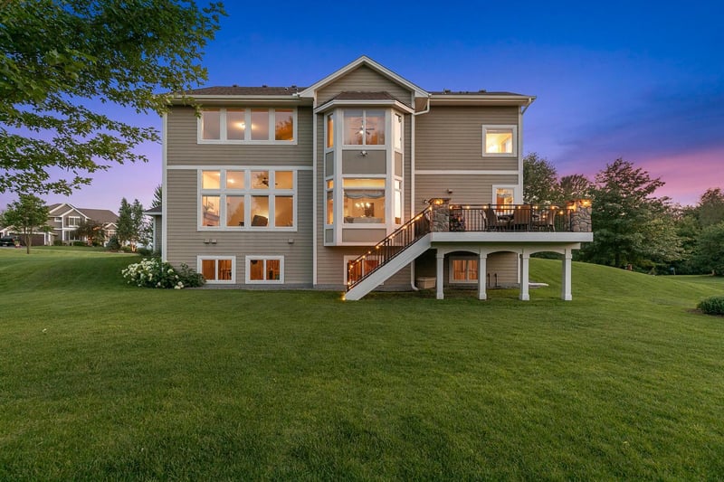 7372 Pine Tree Rd, Lakeville, MN 55044