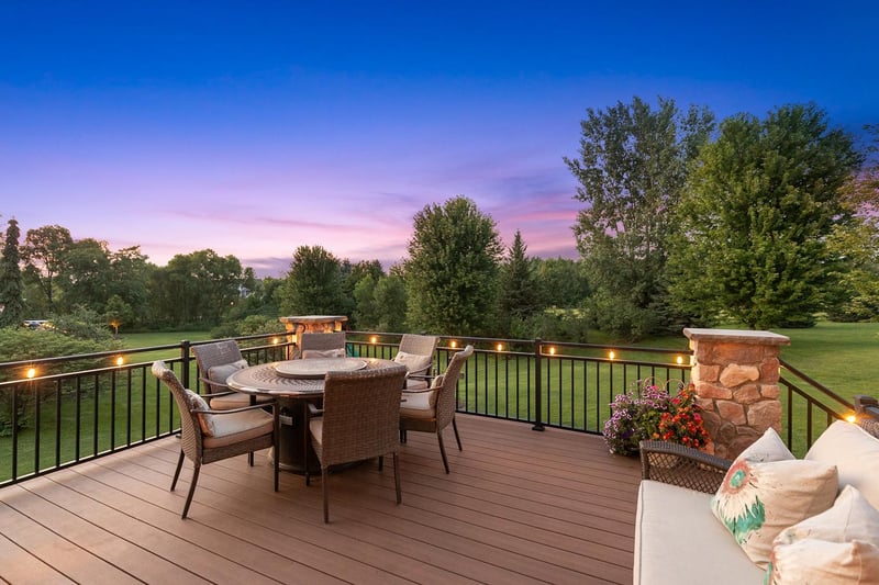 7372 Pine Tree Rd, Lakeville, MN 55044