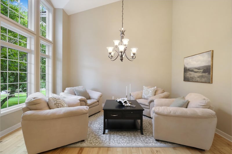7372 Pine Tree Rd, Lakeville, MN 55044