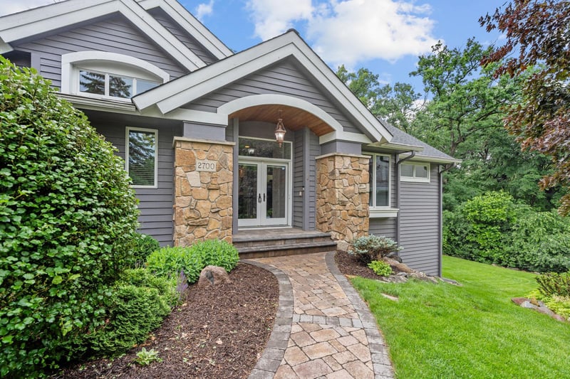 2700 Ashbourne Rd, Minnetonka, MN 55391